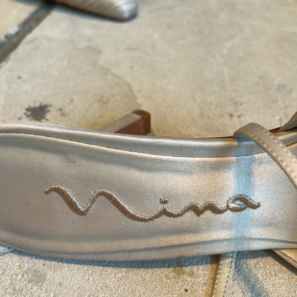 Worn once Sz 8 Nina low heels beige pleated fabric - Picture 2 of 6